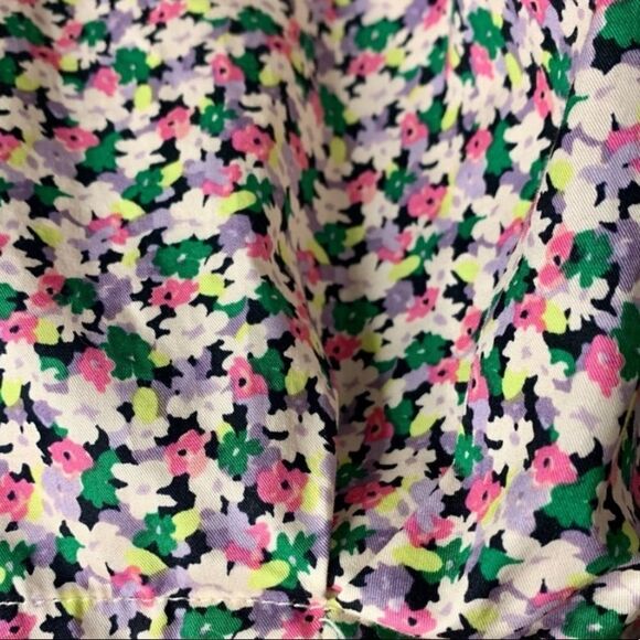 ✨ H&M Ditsy Floral Puff Sleeve Blouse✨ - Picture 12 of 14